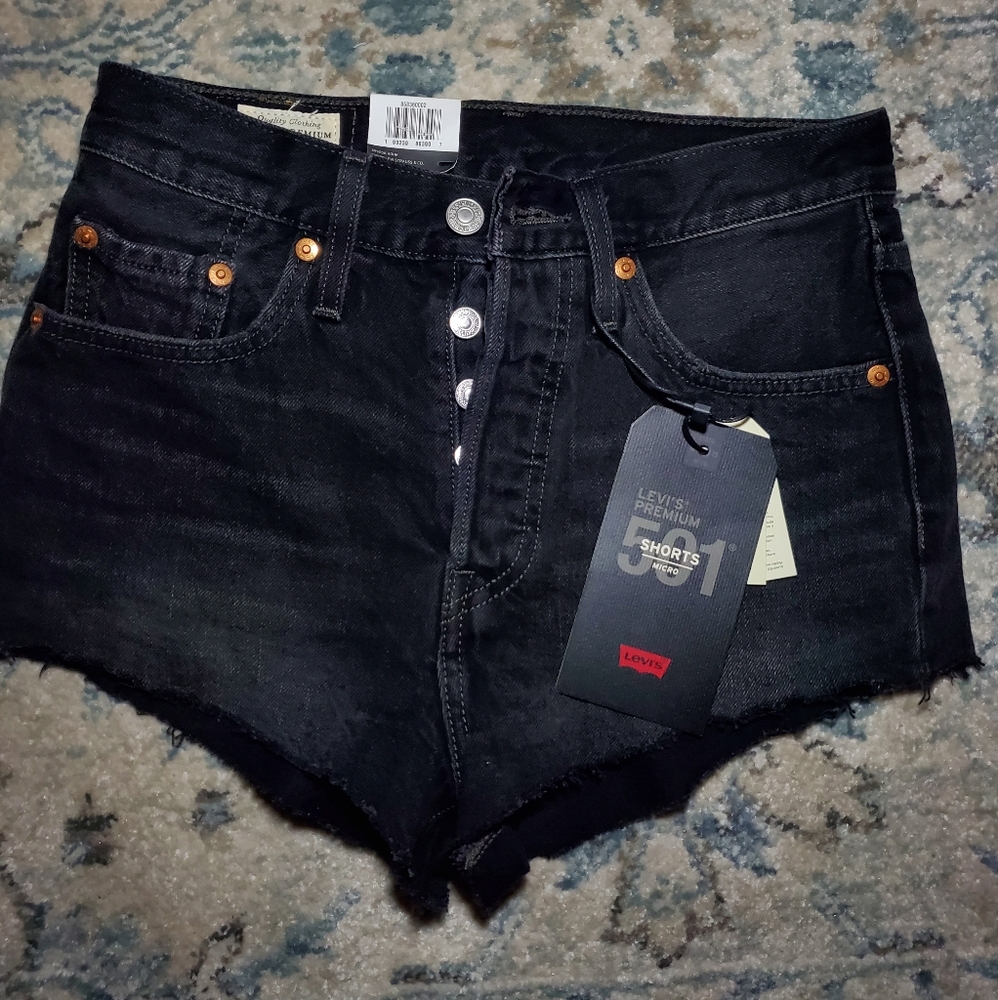 Levis 501 shorts size 25